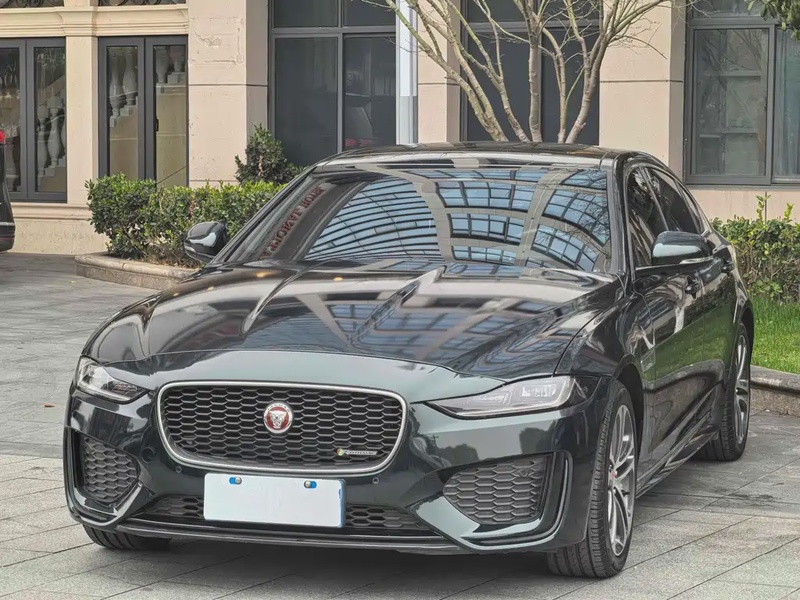 Jaguar XE