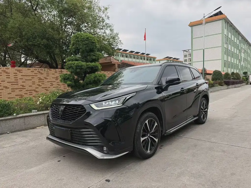 Toyota Crown Kluger