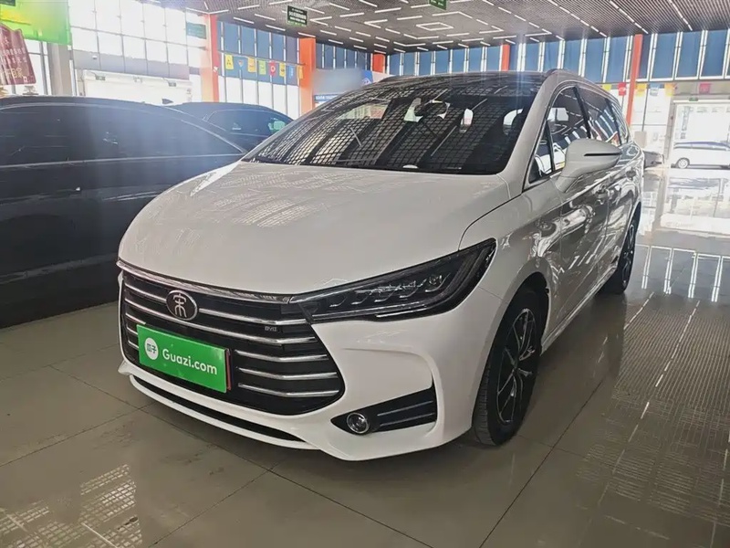 BYD MAX