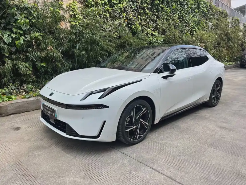Lynk & Co 07