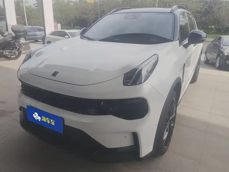Lynk & Co 01