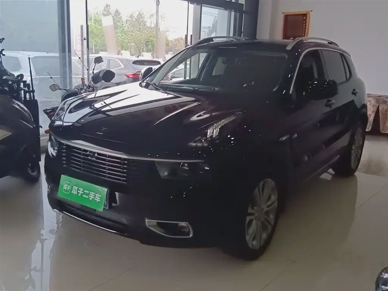 Lynk & Co 01