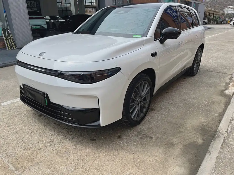 Leapmotor C10