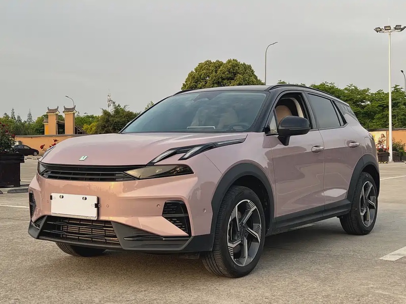 Lynk & Co 06
