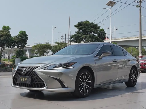Lexus ES 2023