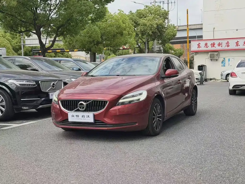 Volvo V40