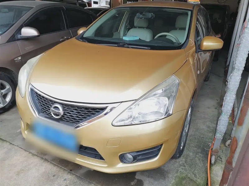 Nissan Tiida