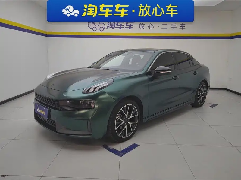 Lynk & Co 03