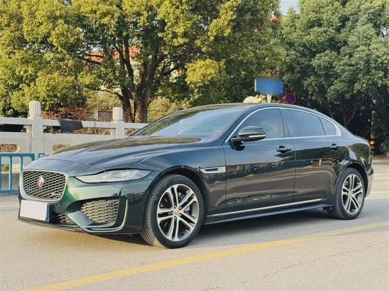 Jaguar XE
