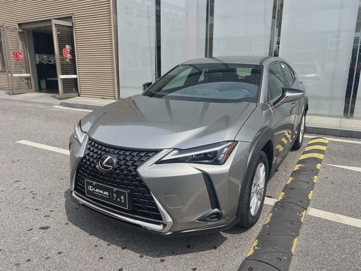 Lexus UX 2023