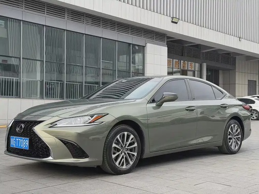 Lexus ES 2022