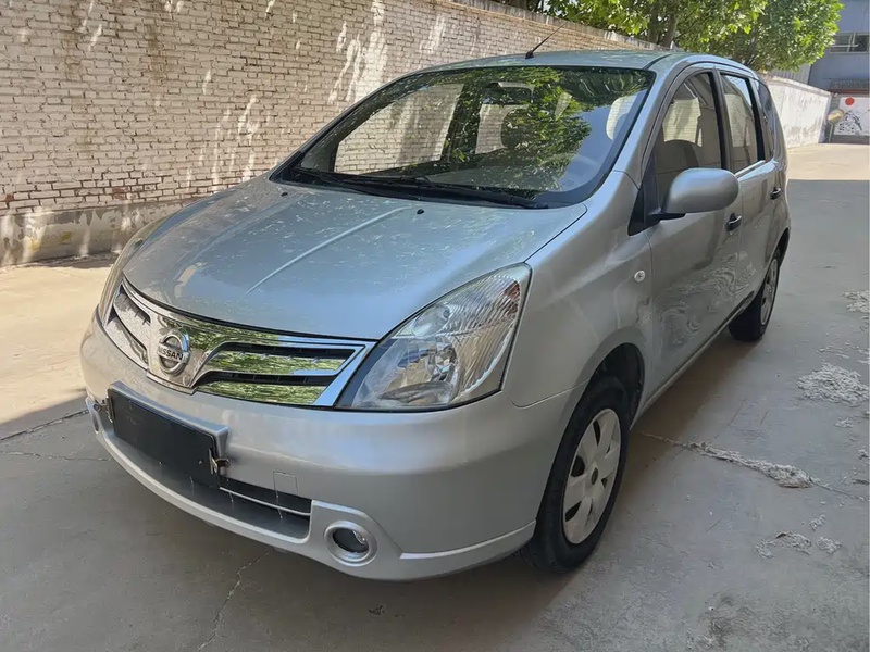 Nissan Livina