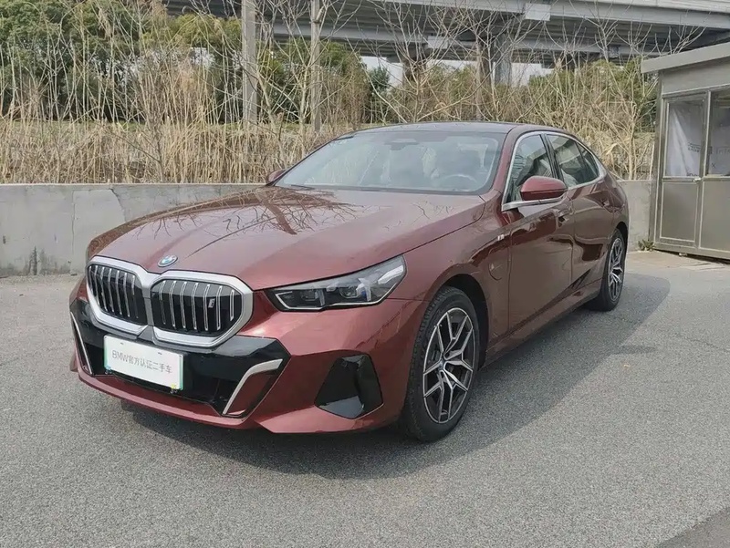 BMW i5
