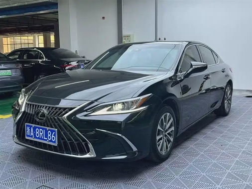 Lexus ES 2022