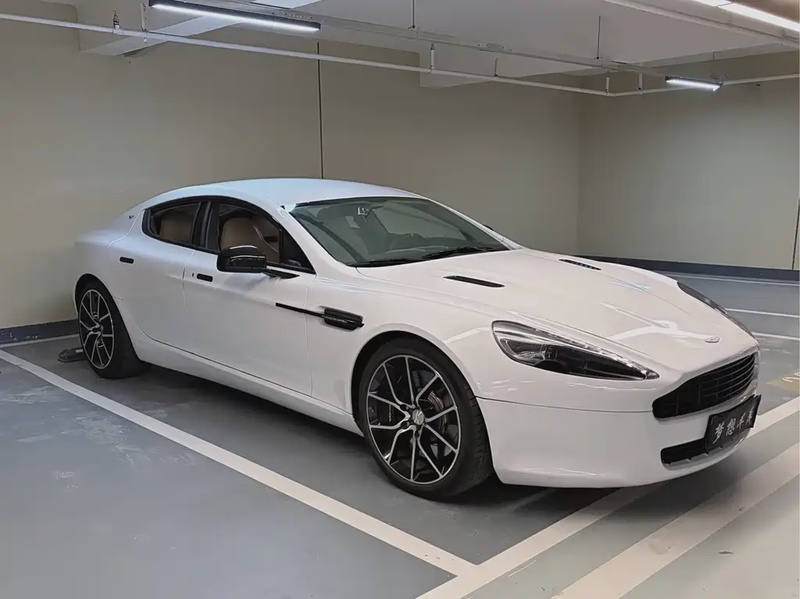 Aston Martin Rapide