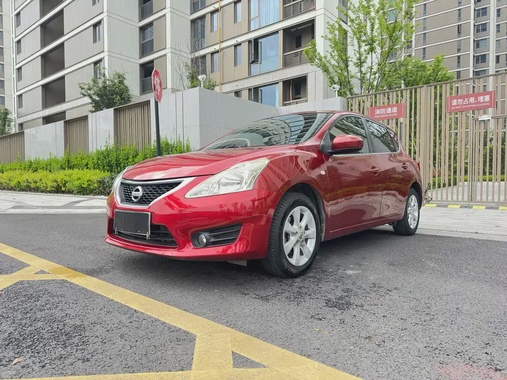 Nissan Tiida 2012