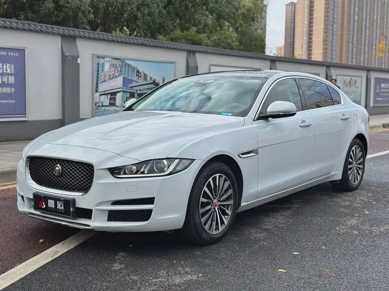 Jaguar XE