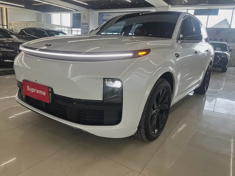 Li Auto L8