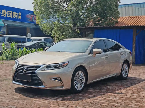 Lexus ES 2016