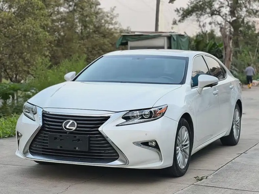 Lexus ES 2016