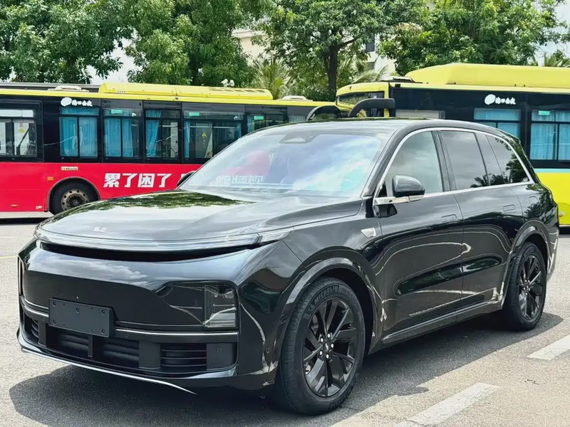 Li Auto L8