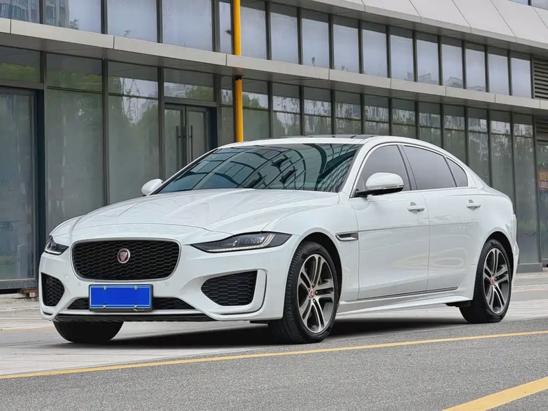 Jaguar XE