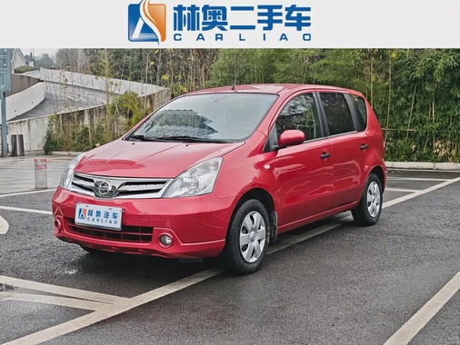 Nissan Livina 2012