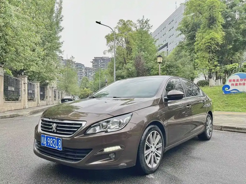 Peugeot 408