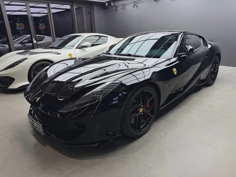 Ferrari 812