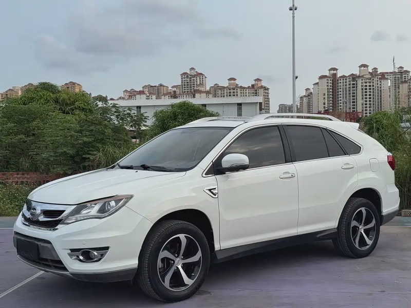 BYD S7