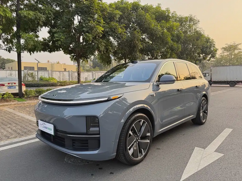 Li Auto L8