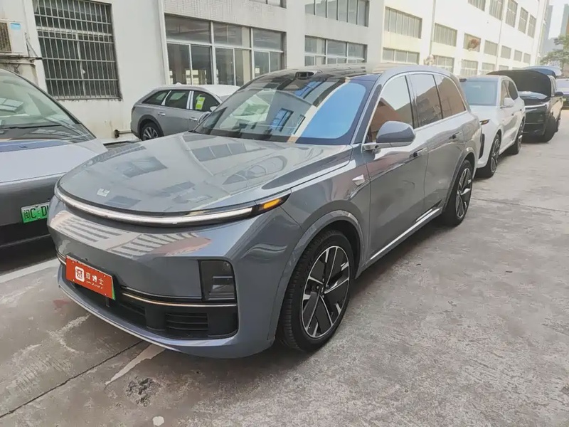 Li Auto L8
