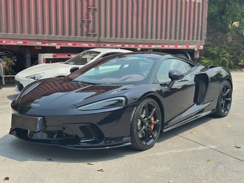 McLaren GT