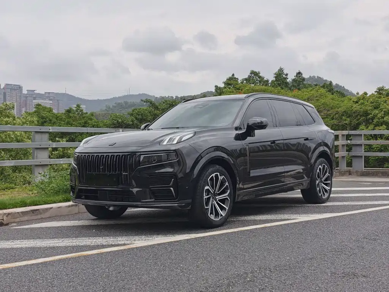 Lynk & Co 09