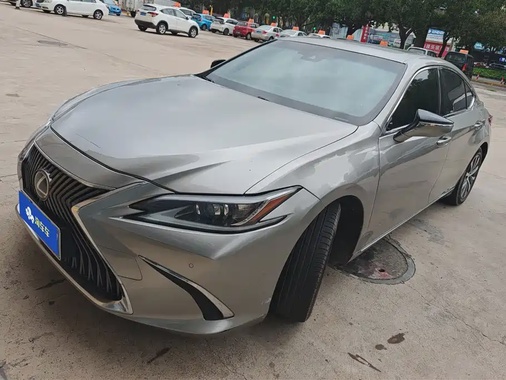 Lexus ES 2021