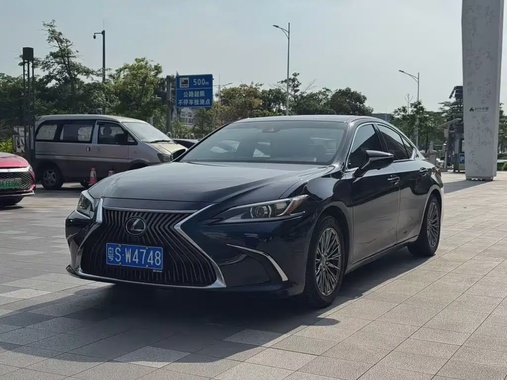 Lexus ES 2020