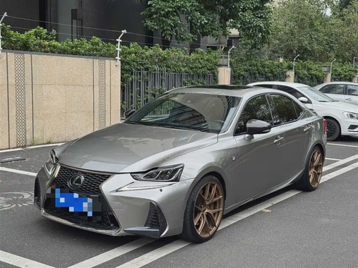 Lexus IS 2019