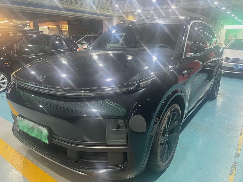 Li Auto L8