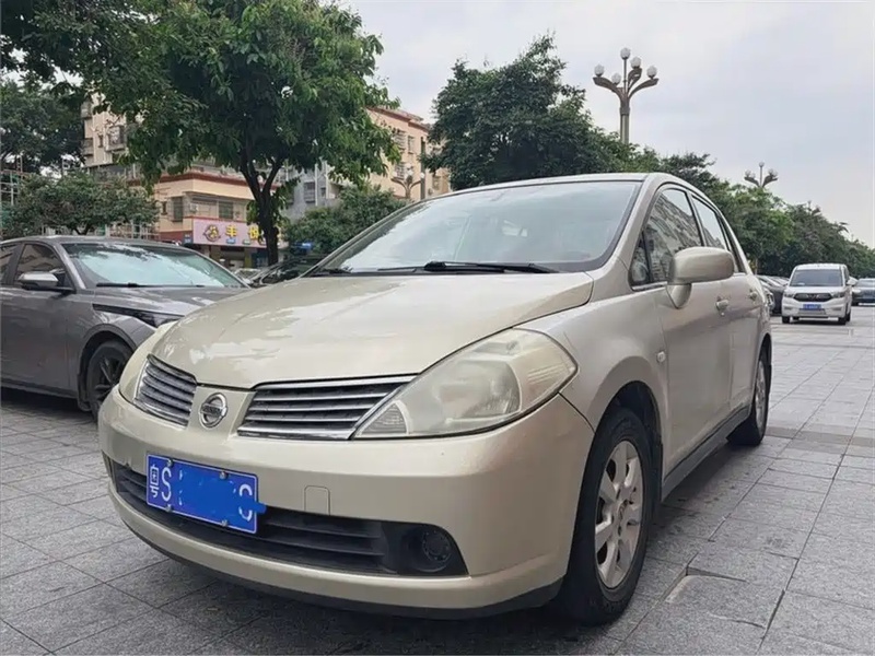 Nissan Tiida