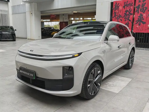 Li Auto L6 2025