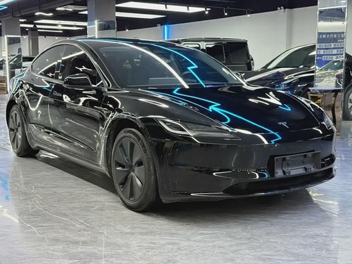 Tesla Model 3 2024