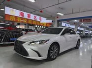 Lexus ES 2018