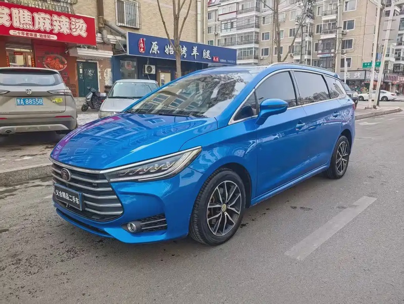 BYD MAX