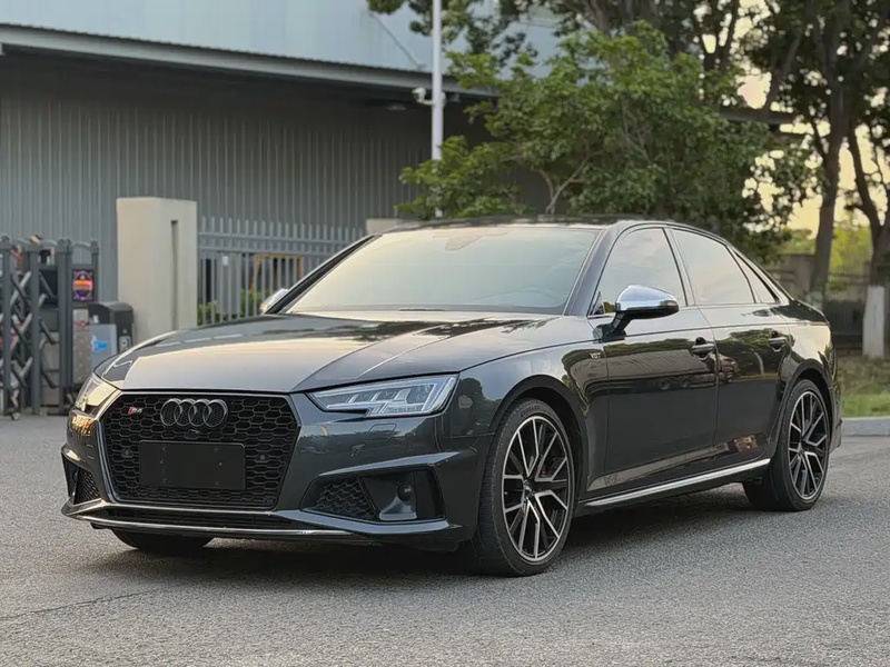 Audi S4