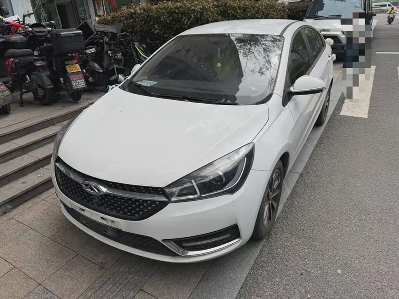 Chery Arrizo 5