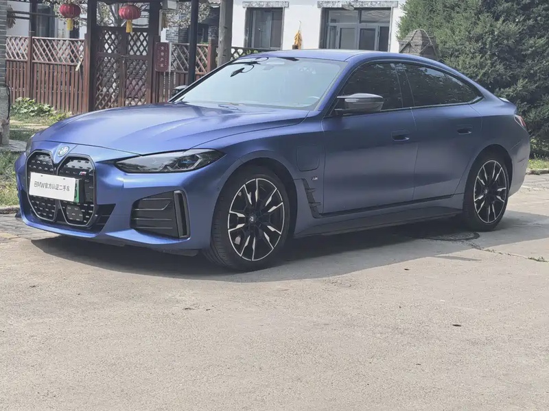 BMW i4