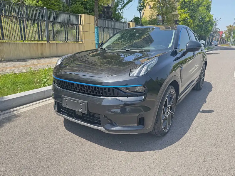 Lynk & Co 05