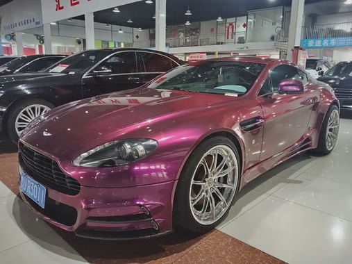 Aston Martin Vantage 2013