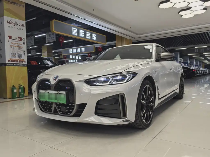 BMW i4