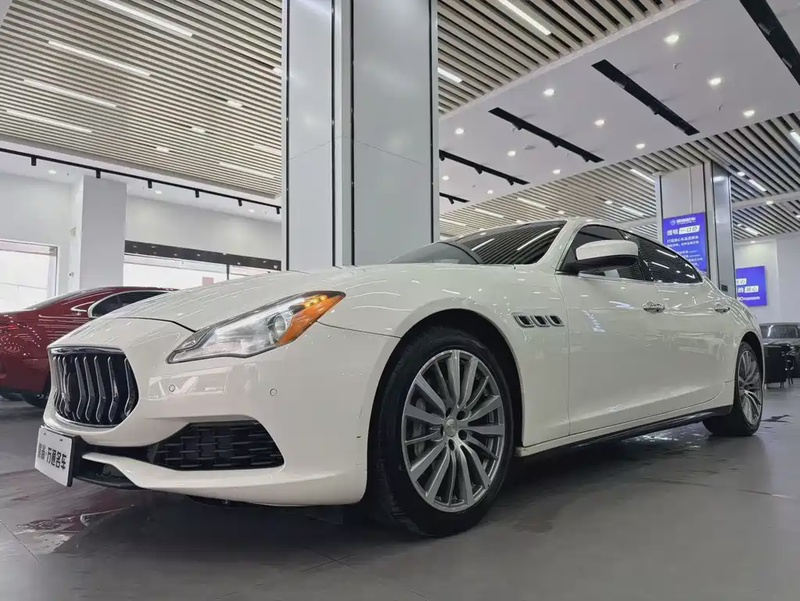 Maserati Quattroporte